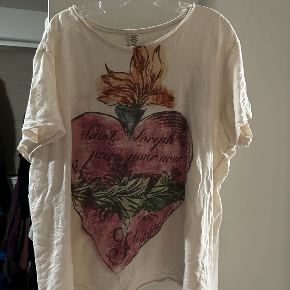Magnolia Pearl T shirt.  Off white OS